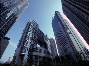 上海世茂大廈喜迎三周年，98%出租率逆勢(shì)領(lǐng)跑，藍(lán)精靈公益巡展亮相濱江世茂52+