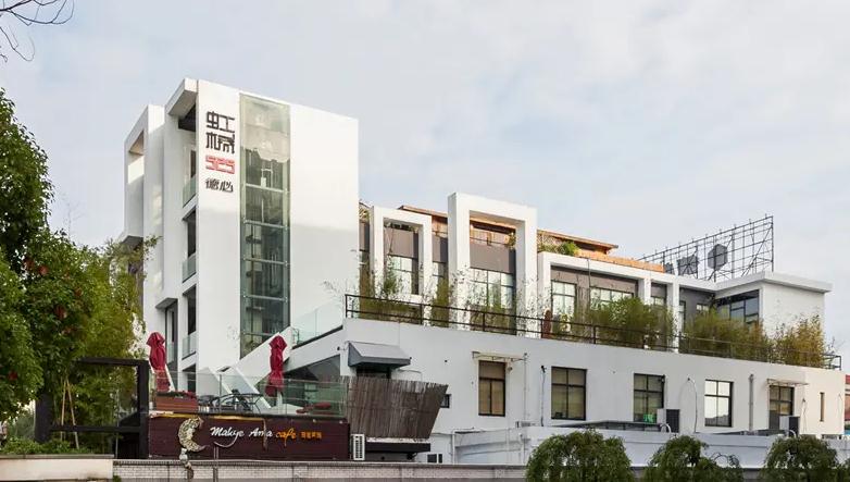 走進(jìn)虹橋525創(chuàng)意園，感受藝術(shù)的魅力