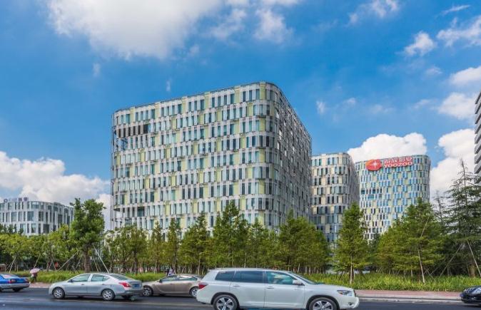 上海華鑫中心：17萬平方米花園商務(wù)總部園區(qū)，引領(lǐng)國際商務(wù)潮流