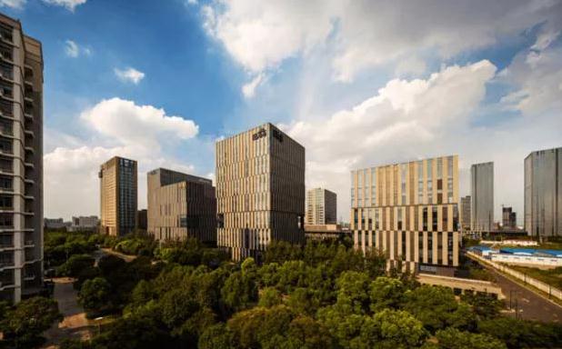 上海鴻元中心：高性價(jià)比租賃，滿足企業(yè)多樣需求