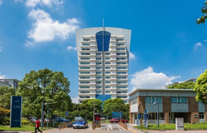 上海漕河涇軟件大廈：3.2米層高，寬敞明亮，提升辦公體驗