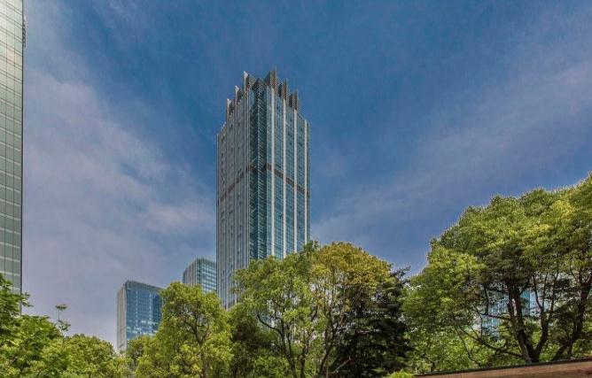 探索淮海國(guó)際廣場(chǎng)：45層高樓，7.3萬(wàn)平米規(guī)模
