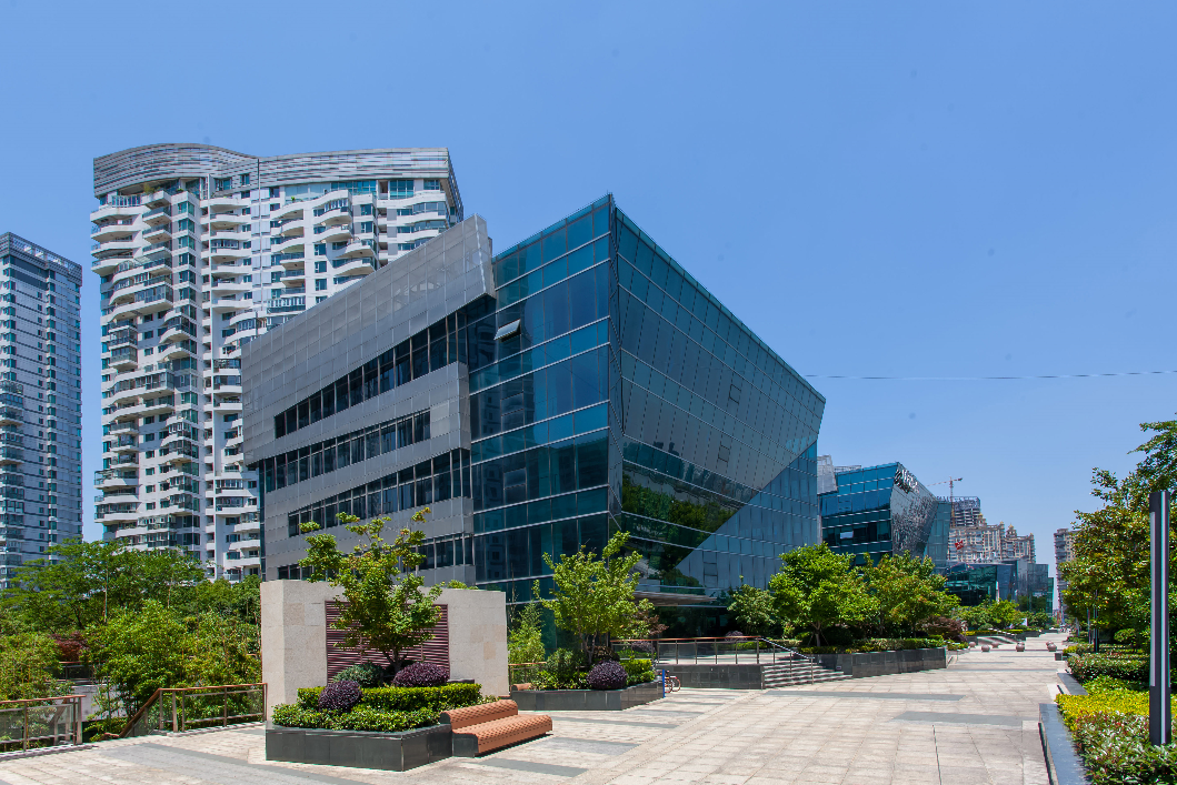 上海百匯園：地鐵7號線后灘站旁，交通便利