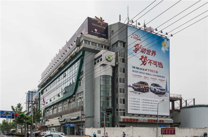 上海冠霖大廈：地鐵旁，內環(huán)高架下的商務便捷之地